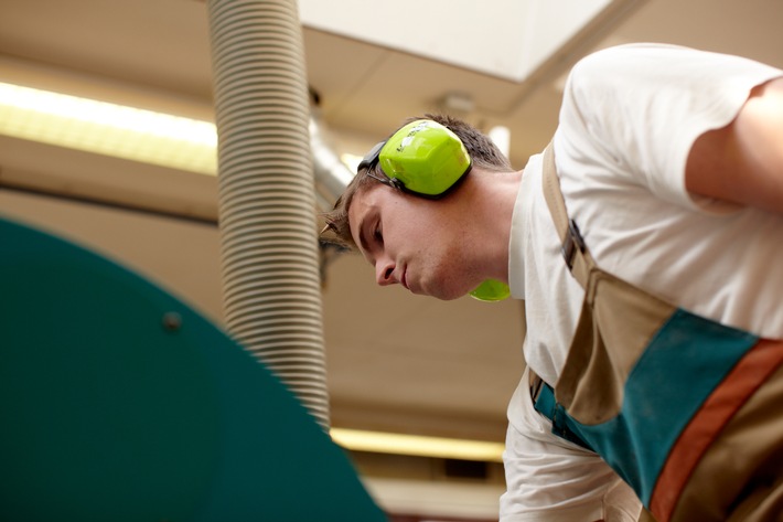 Allgemeinverbindliche Ausbildungsvergütungen und Einstiegslohn im Tischlerhandwerk