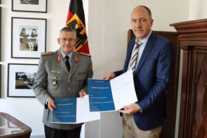Drehscheibe Deutschland: Bundeswehr und Bundesamt für Logistik und Mobilität unterzeichnen Kooperationsvereinbarung